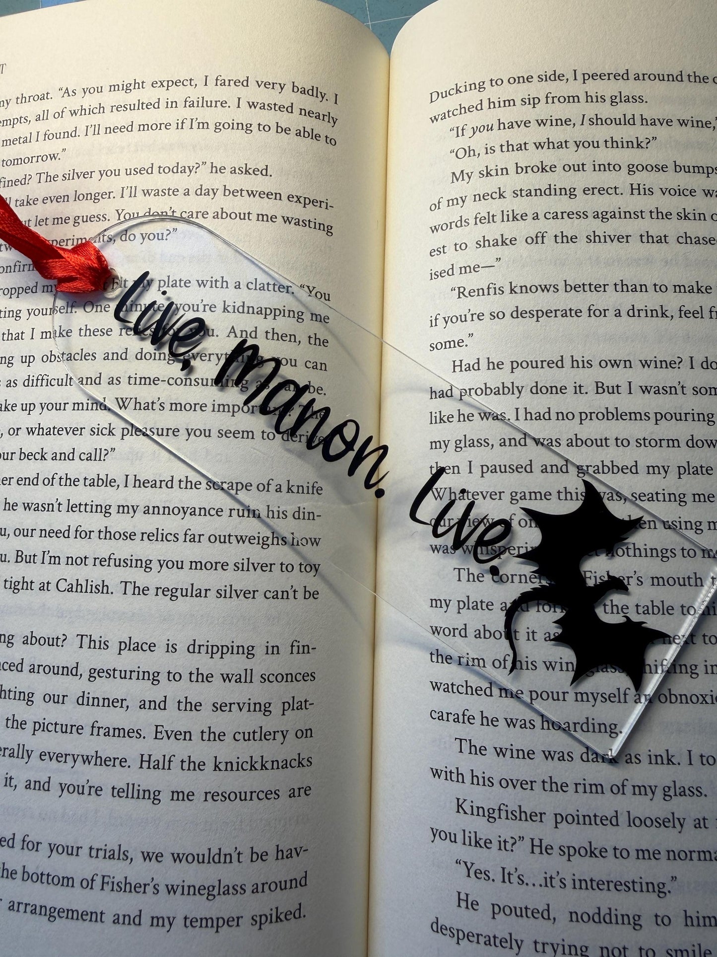 Live, Manon. Live. (Throne of glass) Bookmark