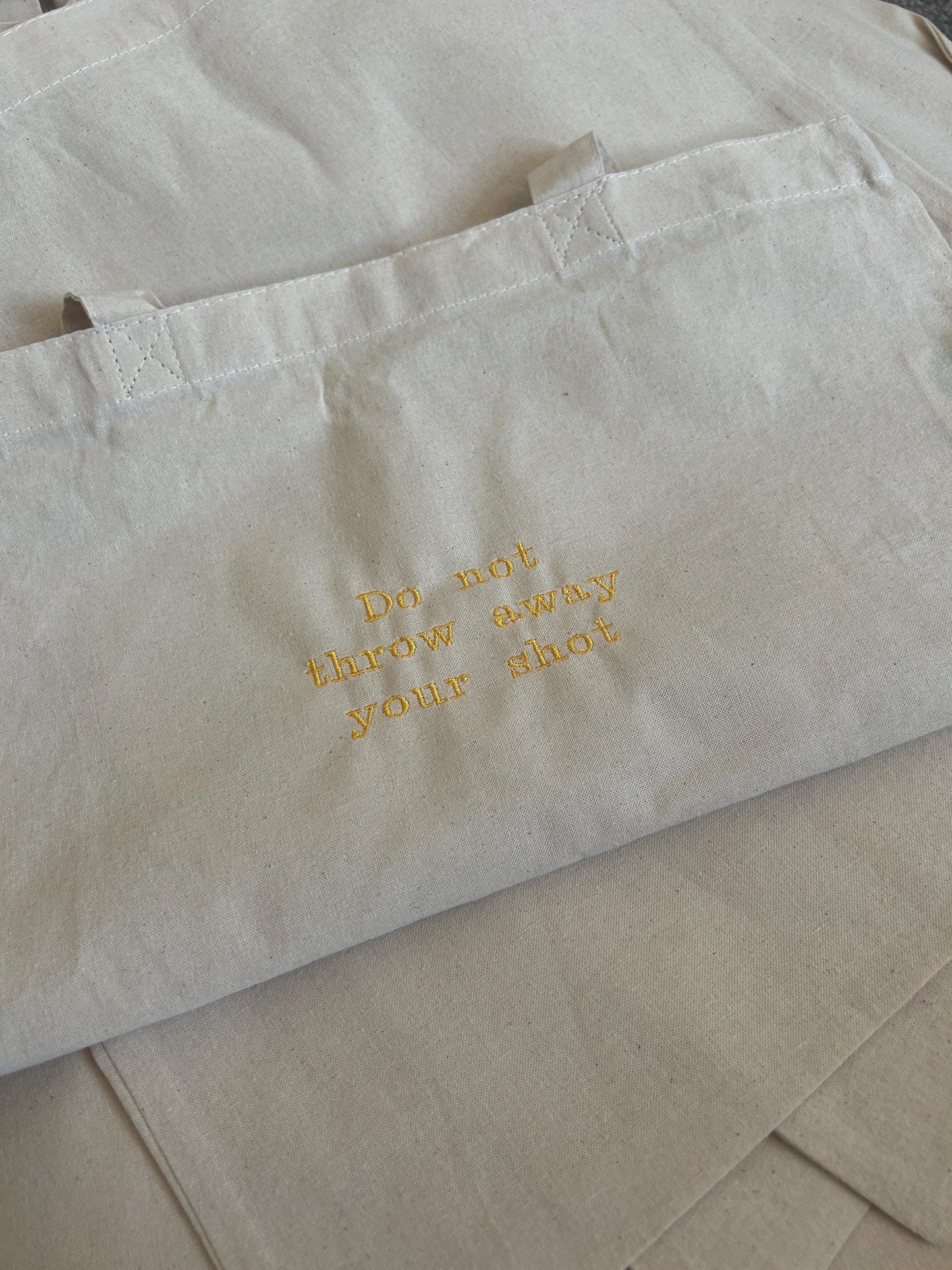 Do Not Throw Away Your Shot (Hamilton) Tote Bag