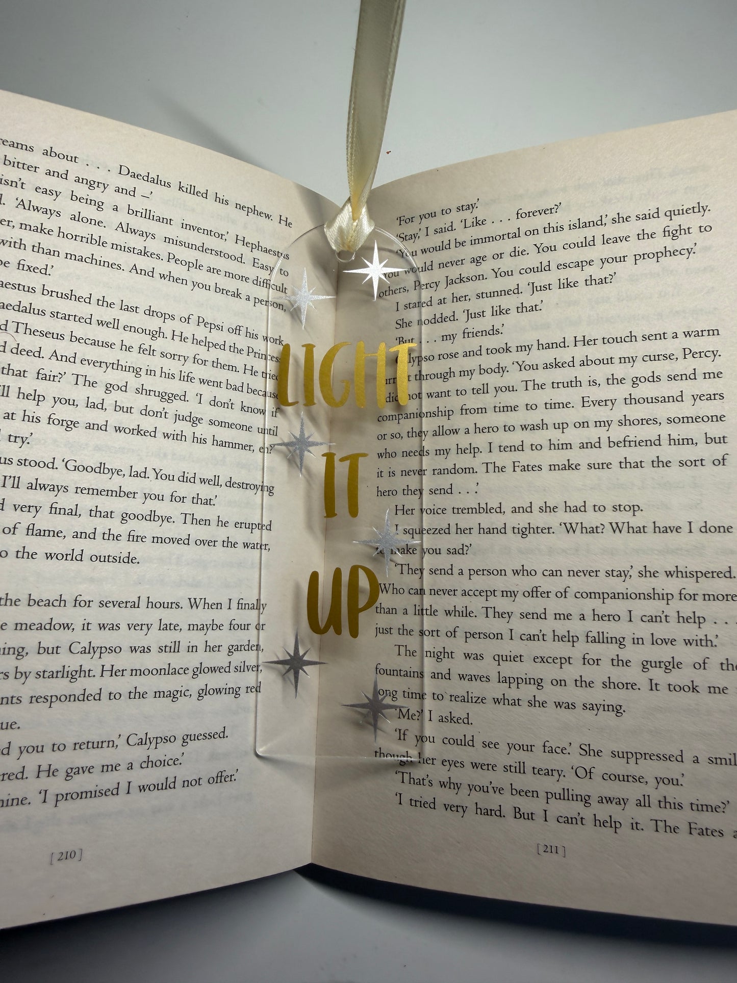 Light it up (Crescent City) Bookmark