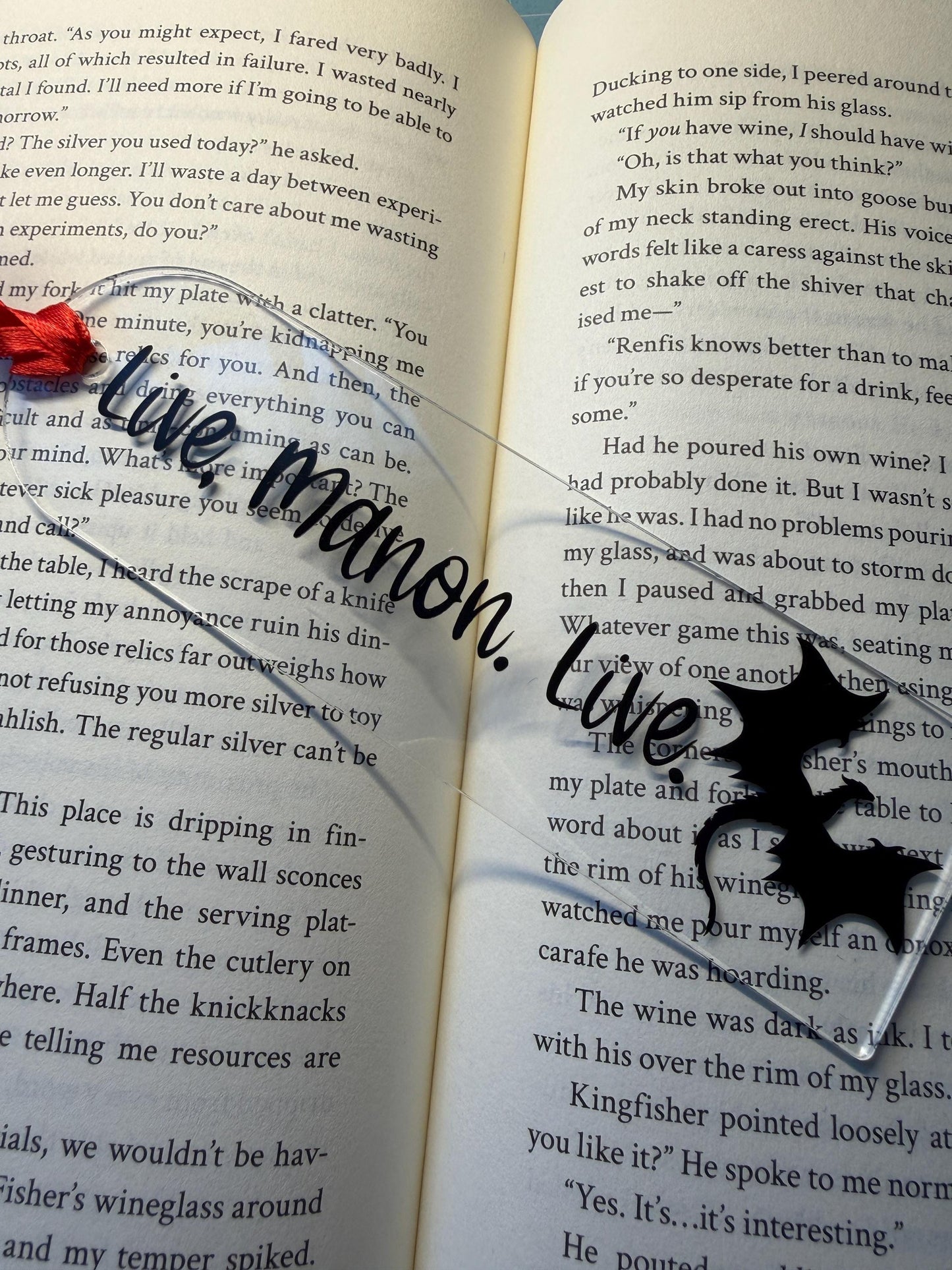 Live, Manon. Live. (Throne of glass) Bookmark