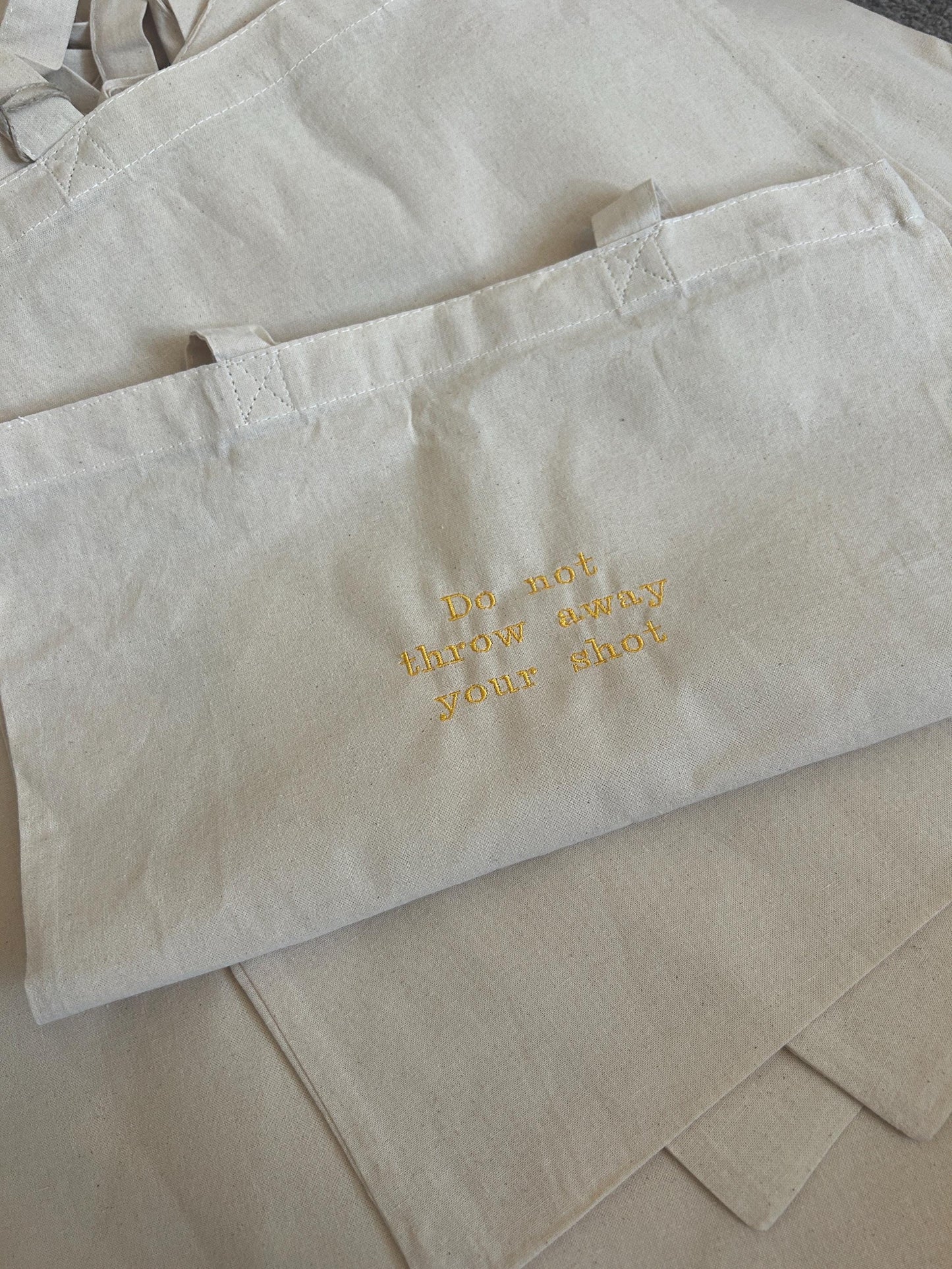 Do Not Throw Away Your Shot (Hamilton) Tote Bag
