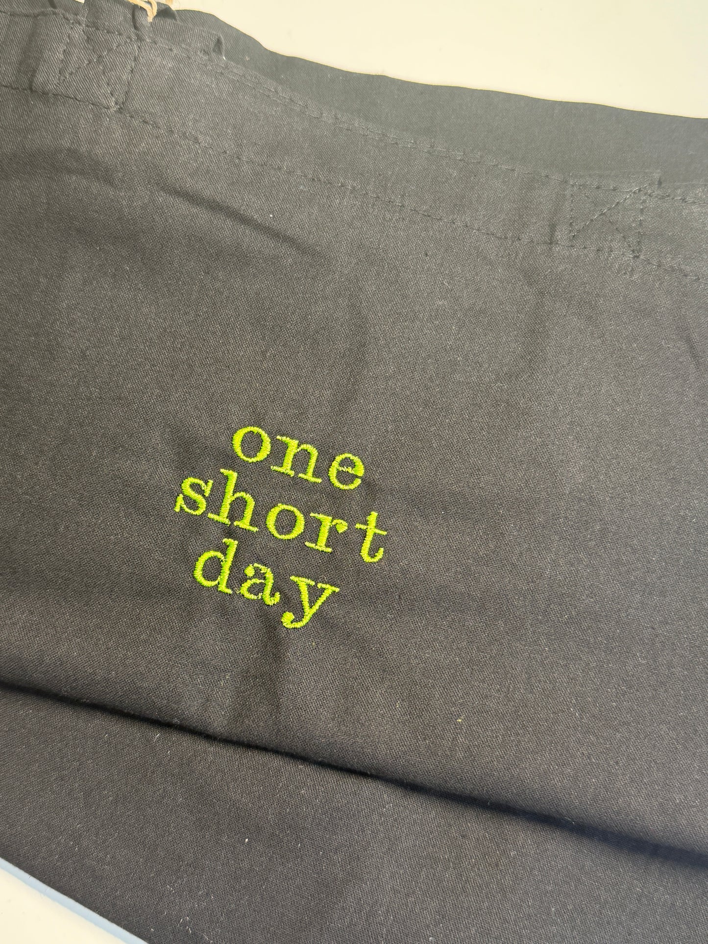 One short day tote bag