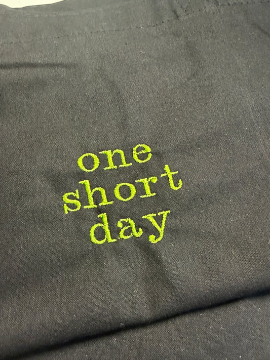 One short day tote bag