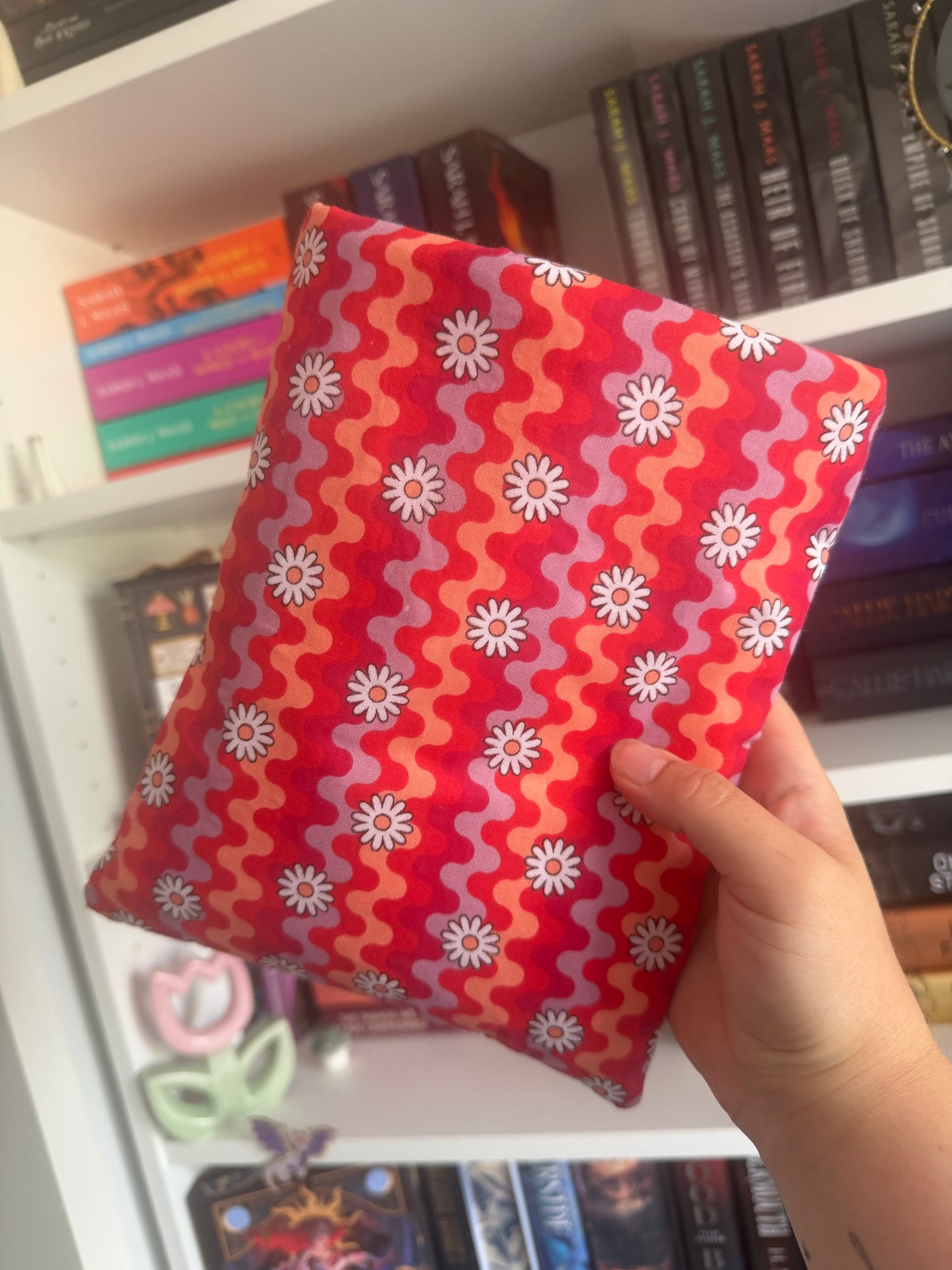 Floral Wavy Book Sleeve (Standard Paperback)