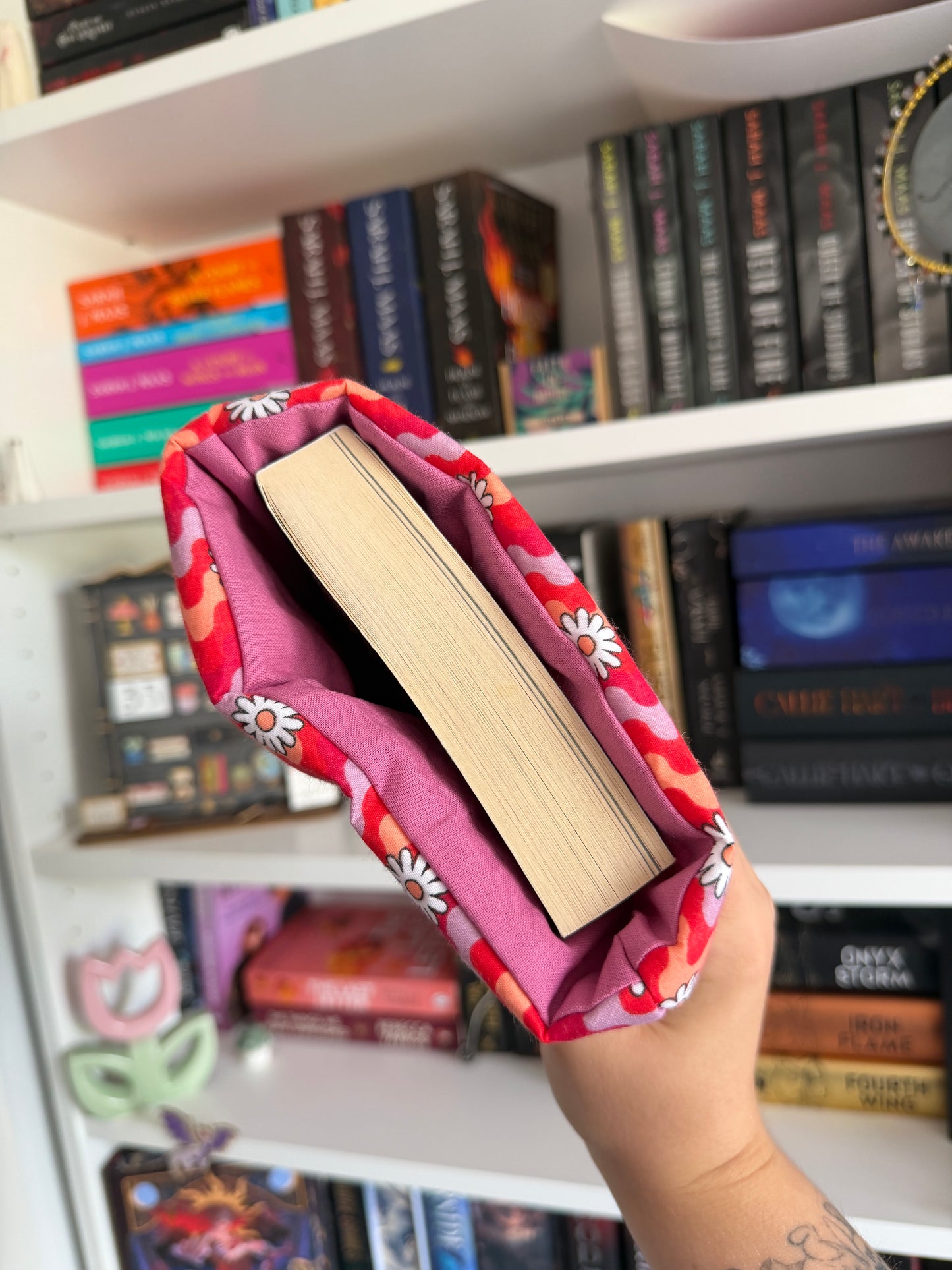 Floral Wavy Book Sleeve (Standard Paperback)